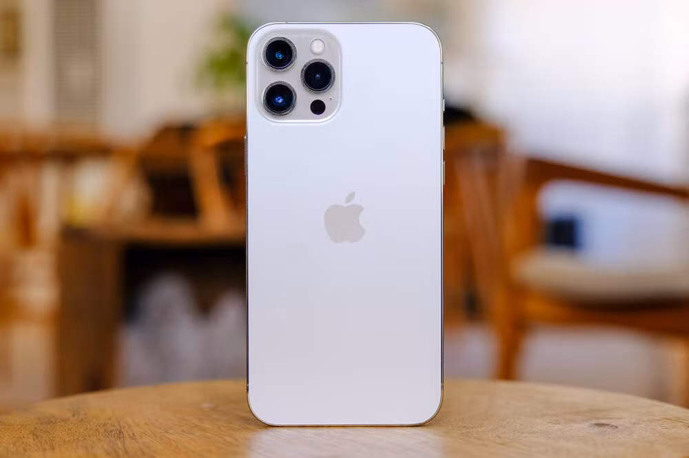 Camera iPhone 13 xoa phong 