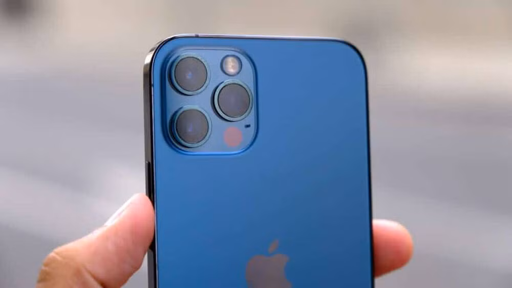 Camera iPhone 13 xoa phong 