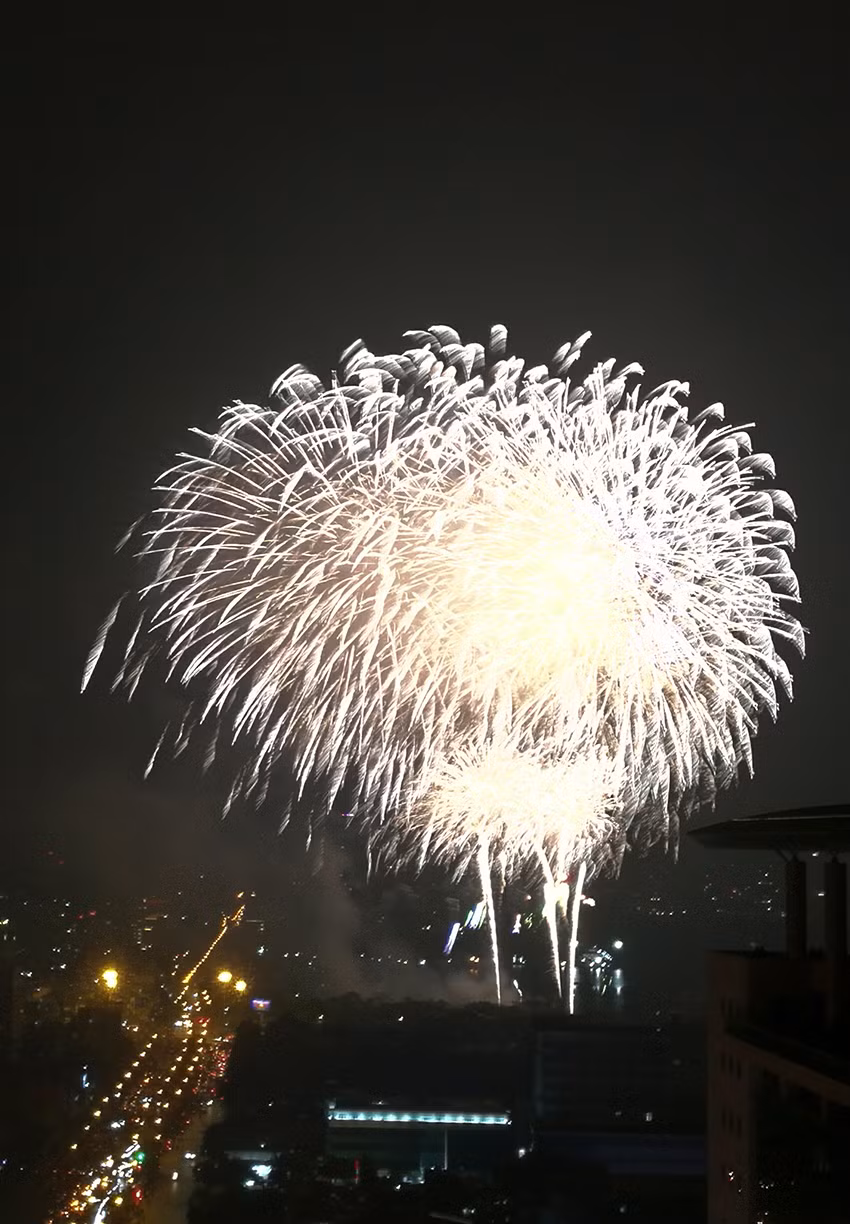 Ngay cả chế độ chụp ảnh tự động (mặc định) trên P9 đối với bối cảnh thiếu sáng, chất lượng ảnh chụp vẫn đủ sức cho ra những tấm ảnh khá đẹp, kiểu chụp đơn giản phù hợp với những người dùng không rành về nhiếp ảnh.