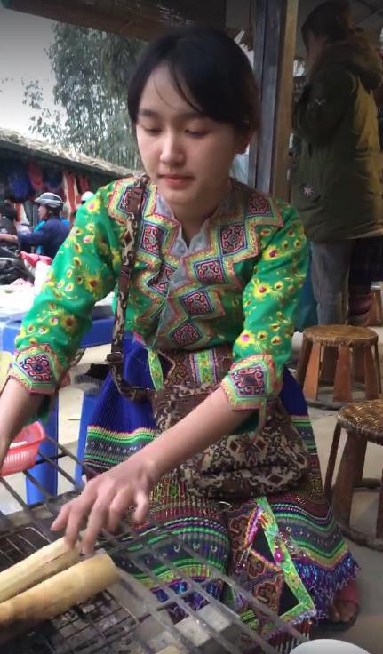 Cô gái sở hữu gương mặt xinh xắn và làn da trắng hồng.