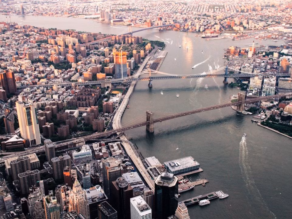  Tuổi Thân: Những du khách hài hước tuổi Thân nên tới New Yỏk (Mỹ), thành phố nhộn nhịp và sôi động, nơi có những buổi trình diễn hài kịch nổi tiếng. Ảnh: Business Insider.