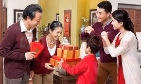 Do không biết cân đối tài chính mà nhiều gia đình lâm vào cảnh "cháy ví" khi chưa hết Tết. Ảnh: I.T