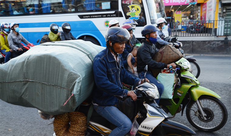 Người dân miền Tây một phen khốn đốn trên hành trình trở lại TP HCM sau kỳ nghỉ Tết.