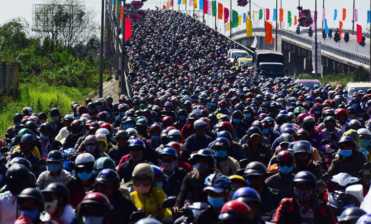 Cảnh hãi hùng về thảm cảnh kẹt xe ngày cuối cùng kỳ nghỉ Tết Kỷ Hợi khi người dân các tỉnh miền Tây trở lại TP HCM.