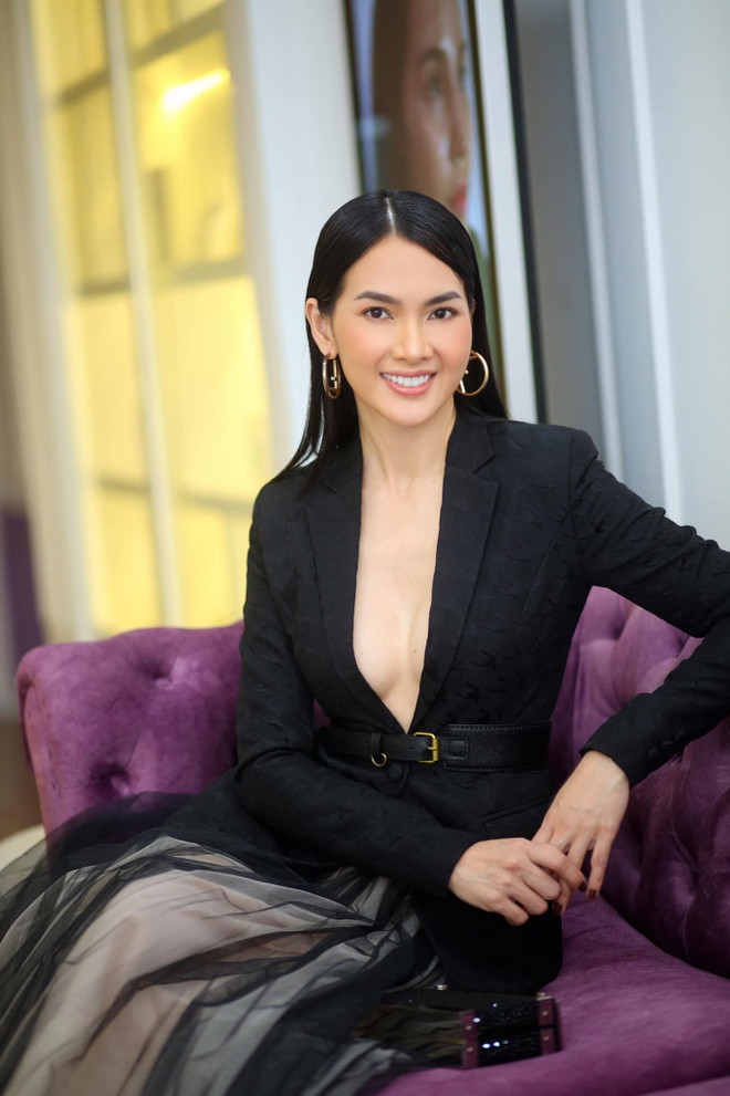 Thời điểm mới sinh con, Anh Thư từng chia sẻ việc giảm cân với nước cam. Cô cho biết uống nước cam trong suốt một tuần lễ khi đến tháng thứ 5 kể từ khi sinh. Ban đầu cô tăng 30 kg khi mang thai. Nhưng sau đó nhờ chế độ tập luyện, ăn kiêng, cô nhanh chóng lấy lại vóc dáng.