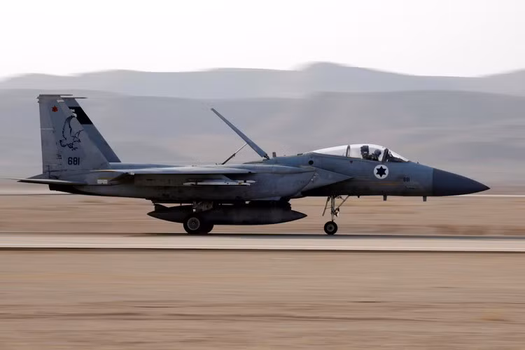 Tại thời điểm này, những vụ đánh phá của máy bay chiến đấu Israel bên trong lãnh thổ Syria bỗng trở nên ít được quan tâm hơn, một phần cũng bởi gần đây không có diễn biến mới.