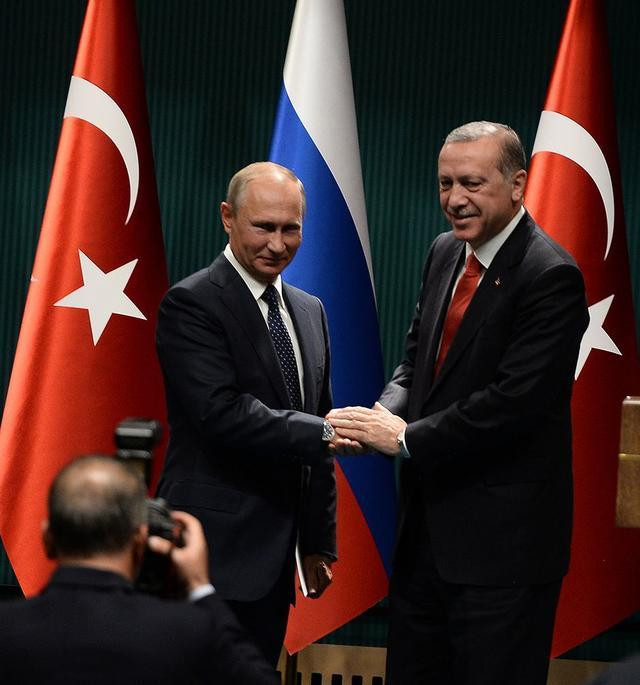 Vào thời điểm này, Trung Quốc đề xuất rằng các quyền và lợi ích của chính phủ Syria cần được bảo vệ một cách kiên quyết, các chiến binh và lực lượng vũ trang bất hợp pháp trong khu vực cần phải được giải giáp theo các quy định quốc tế và các nghị quyết liên quan.