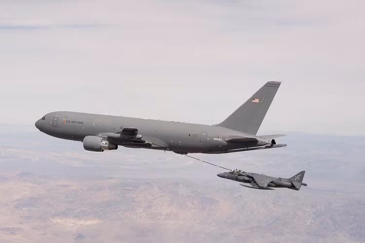 Những chiếc máy bay KC-46 đầu tiên của Boeing mới được giao hồi tháng 1-2020, tức là trễ hai năm so với dự kiến ban đầu.