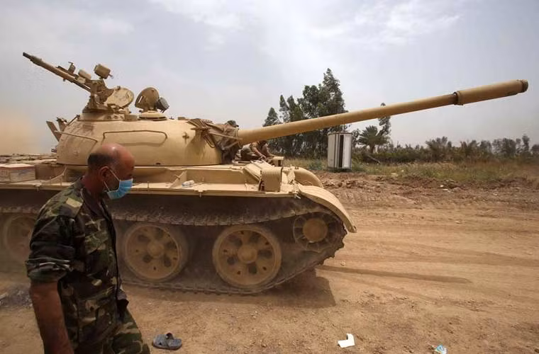 Các bức ảnh xe tăng Type 69 Trung Quốc sản xuất được chụp vào ngày 28/5 ở địa điểm cách thủ đô Baghdad 70km. Tại đây đang xảy ra các cuộc giao tranh dữ dội giữa IS với quân đội Iraq và lực lượng dân quân.