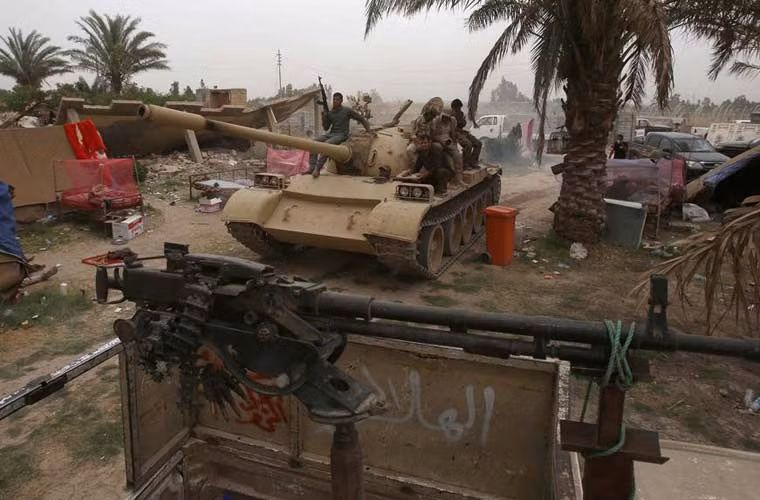 Dù tính năng kĩ chiến thuật lỗi thời, nhưng xe tăng Type 69-II Trung Quốc sản xuất vẫn là vũ khí mạnh mẽ trong cuộc chiến với IS. Pháo chính 100mm đủ sức xuyên thép các xe tăng mà IS chiếm giữ, phá hủy các công sự phòng ngự, chi viện hỏa lực.