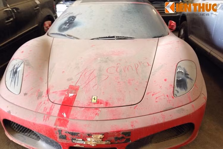 Đặc biệt, hình ảnh về các siêu xe như Ferrari F430 trong tình trạng không được chăm sóc cũng đã nhanh chóng được chia sẻ và thậm chí đăng tải trên một số website về siêu xe nổi tiếng của Thế giới như GTSpirit.