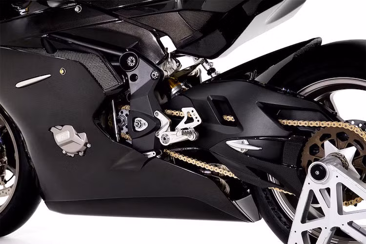 Không tự sản xuất được động cơ, Tamburini đã lấy máy của một trong những mẫu superbike hàng đầu Thế giới hiện nay - BMW S1000RR. Tuy nhiên, bộ khung xe là thiết kế riêng của Tamburini với kết cấu dạng trellis và các điểm bắt từ magie đúc.