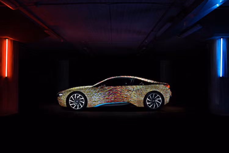i8 Futurism là một phiên bản độc nhất được tạo ra nhằm kỷ niệm 50 năm BMW tại Ý, chính vì vậy nó sẽ không được sản xuất hàng loạt. Tuy nhiên tại cuộc đua Mille Miglia 2016 sắp tới, nó sẽ cùng tham dự với một chiếc BMW 328 được điều khiển bởi Sergio Solero - Chủ tịch BMW Italy.