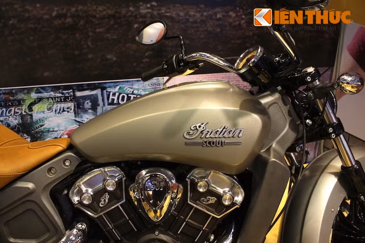 Bình xăng của chiếc xe có thiết kế mạnh mẽ và sang trọng với logo Indian Scout tiện nổi từ nhôm. Tuy nhiên, dung tích của bình xăng này khá nhỏ khi chỉ đạt 12,5 lít.