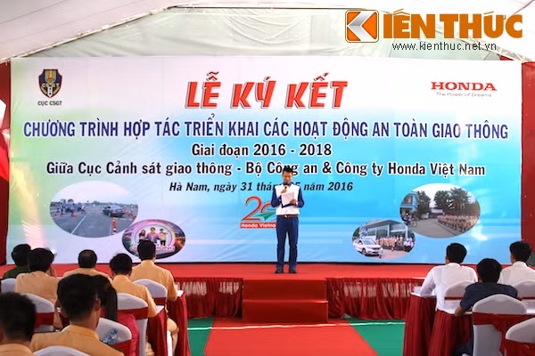 Honda Viet Nam cung CSGT trien khai cac hoat dong ATGT