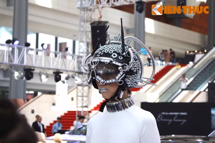 Theo ông Nguyễn Đăng Thảo, TGĐ Euro Auto - đơn vị phân phối BMW tại Việt Nam cho biết công ty sẽ đưa BMW World trở thành hoạt động thường kỳ vào những năm tới. Triển lãm BMW World Vietnam 2016 là một món quà mà Euro Auto dành tặng người yêu xe Việt Nam nhân dịp kỷ niệm 100 năm thành lập BMW toàn cầu.