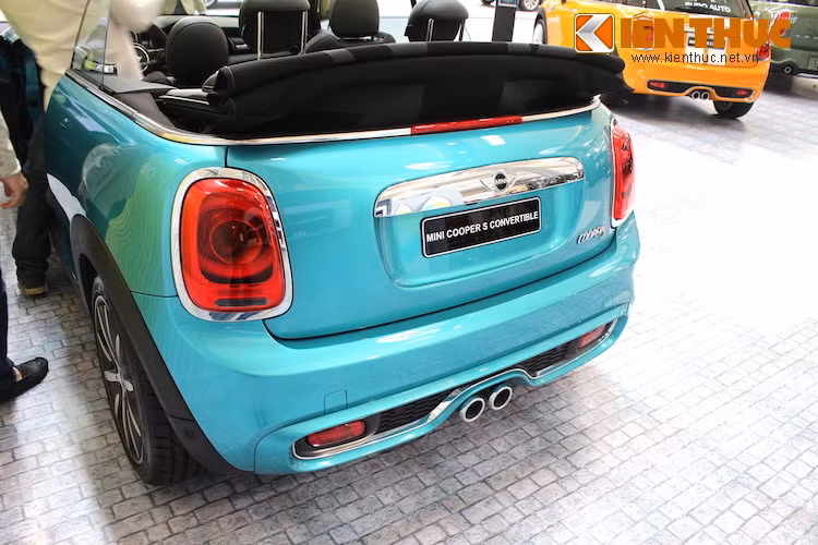 Tại thị trường Việt Nam, phiên bản MINI Cooper Convertible có giá 1,634 tỷ đồng, trong khi bản Cooper S Convertible thể thao hơn có giá lên tới 1,898 tỷ đồng.
