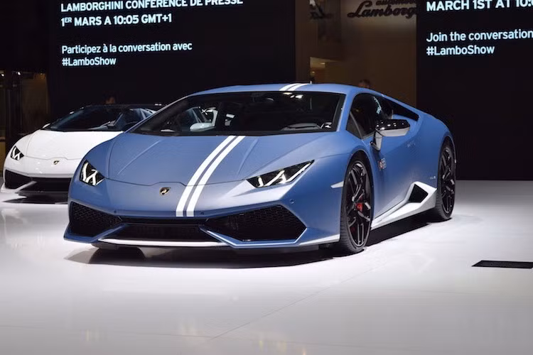 Theo thông tin từ đại diện Lamborghini Việt Nam, những khách hàng có nhu cầu sở hữu Huracan Avio có thể đặt hàng chiếc xe ngay từ bây giờ với giá 14,89 tỷ đồng. Đây là một mức giá rất tốt đối với một siêu xe đặc biệt, và không chênh lệch nhiều so với mức giá chính thức của một chiếc Huracan bản thường.
