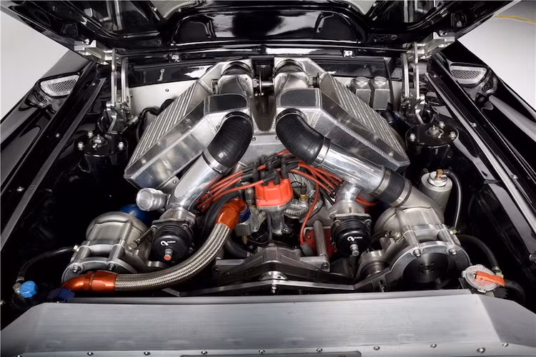 Sức mạnh của động cơ được truyền qua hộp số sàn 5 cấp Tremec TKO 600 với côn độ Clutch Net và trục các-đăng đường kính 3 inch tới cầu sau Mittler Bros. Công suất của Obisidian SG-One lên tới 847,8 mã lực và mô-men xoắn cực đại lên tới 1043 Nm.