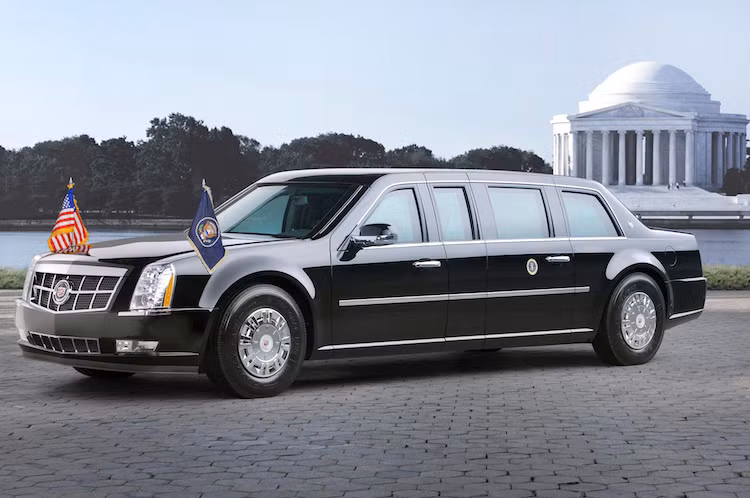 Hiện tại, đương kim tổng thống Barack Obama đang sử dụng chiếc siêu xe đặc chủng Cadillac One, còn được biết tới với "nickname" The Beast (Quái vật). Nhờ được bọc thép và thiết kế như một "pháo đài di động", chiếc xe này có độ an toàn siêu cao trước các cuộc tấn công.