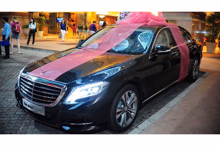 Vào thời điểm đó, một chiếc S500 mới có giá lên tới khoảng hơn 5 tỷ đồng sau khi đã đóng đủ thuế và "ra biển trắng'.