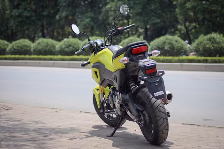 Tại Thái Lan, MSX 125 SF sẽ được bán với 4 màu cùng giá khởi điểm từ 70.500 Baht (tương đương 44,3 triệu đồng). Khi về đến thị trường Việt Nam, chiếc xe này được một cửa hàng môtô tư nhân (không chính hãng) tại Hà Nội bán với giá hơn 90 triệu đồng.