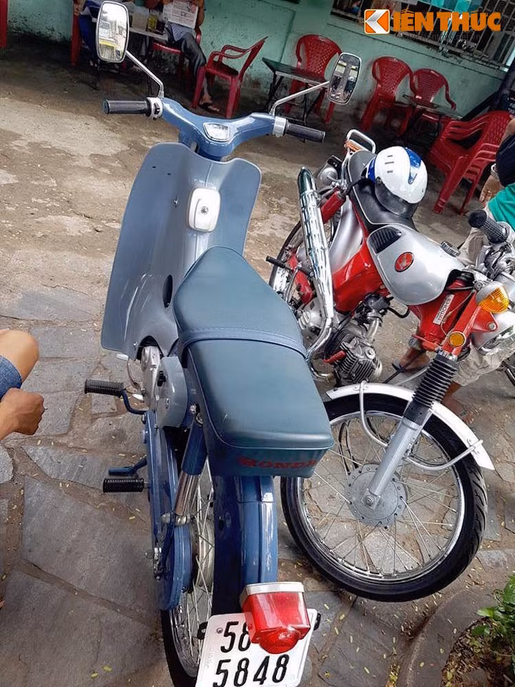 Tại Việt Nam hiện nay, chỉ tính riêng tới việc tìm ra một chiếc Super Cub C100 cũng là một thử thách rất khó khăn, chưa kể tới một chiếc xe trong tình trạng hoàn hảo như thế này. Được biết chủ xe đã phải bỏ ra số tiền lên tới 5500 USD (tương đương 122 triệu đồng) mới có thể sở hữu được nó.