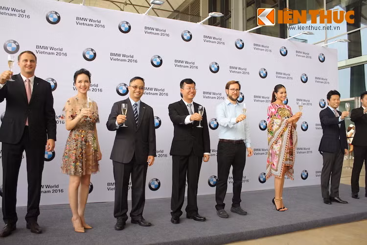 Qua sự kiện, BMW cũng muốn khẳng định rằng công ty sẽ tiếp tục cống hiến và tiên phong trên con đường phát triển của ngành công nghiệp ôtô tại Việt Nam trong tương lai.