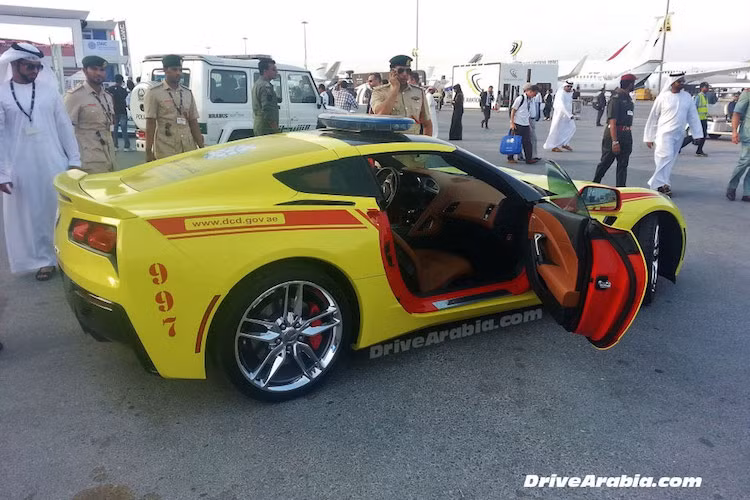 Trong đó, lực lượng cứu hỏa Dubai hiện đã có sẵn 2 chiếc siêu xe "cơ bắp" Chevrolet Corvette và hiện đang chuẩn bị đặt mua thêm 2 chiếc nữa.