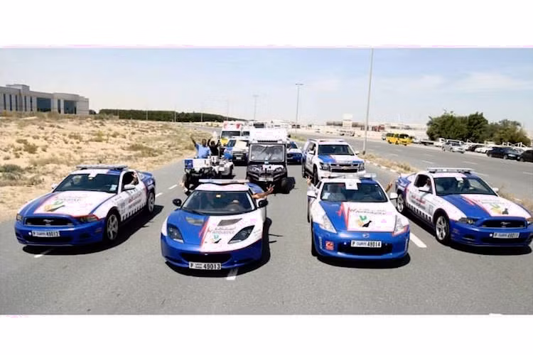 Bên cạnh lực lượng cứu hỏa, đội xe cứu thương của Dubai cũng sở hữu nhiều mẫu xe thể thao "hot", được dân chơi trên Thế giới ưa chuộng, mặc dù công dụng của những chiếc xe này không rõ ràng do chỉ có 2 chỗ ngồi.