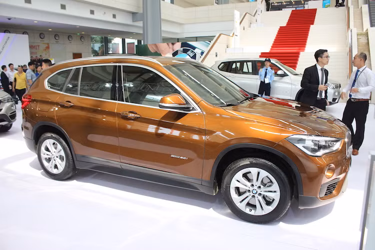 Cũng giống như ở khu vực xe du lịch, BMW đã đem tới đầy đủ các dòng crossover của hãng tại thị trường Việt Nam là X1, X3 và X5.