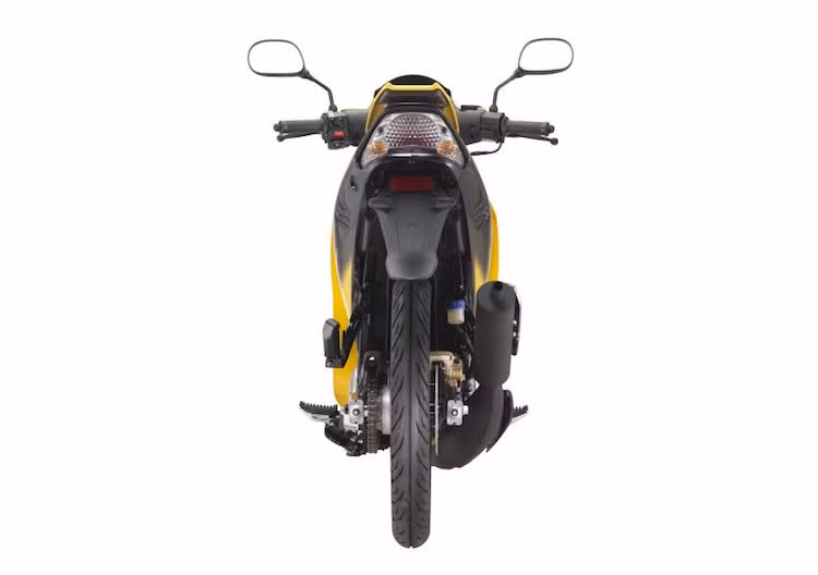 Tuy nhiên, Yamaha đã bổ sung thêm cho chiếc xe tùy chọn với màu mới vàng-đen nổi bật hơn. Bên cạnh đó còn có những màu sắc như xanh GP và đỏ-đen đang bán ra hiện nay.