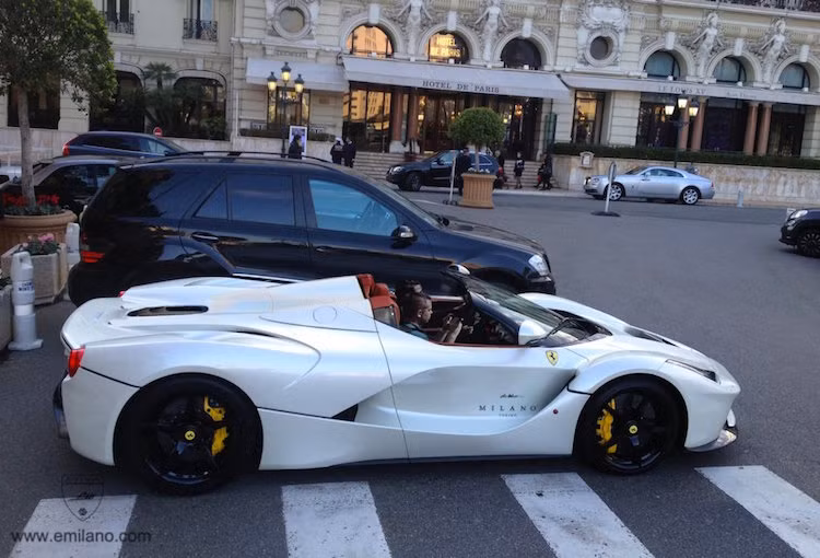 Vào ngày 3/5/2016, ông Marchionne vẫn từ chối tiết lộ giá của LaFerrari khi được hỏi, tuy nhiên Investment Cars đã "treo giá" cho chiếc xe là 5,1 triệu Euro trên website Mobile.de (tương đương 129 tỷ đồng).