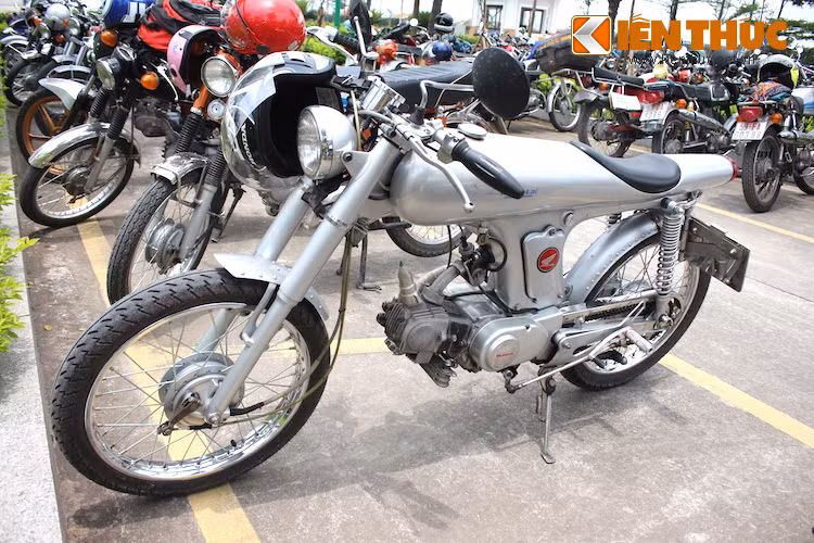 Lấy cảm hứng từ chiếc xe độ EVE, một thành viên CLB Honda 67 Gia Lai đã tạo ra một bản độ với phong cách tương tự nhưng không quá "phá dáng" của xe nguyên bản.