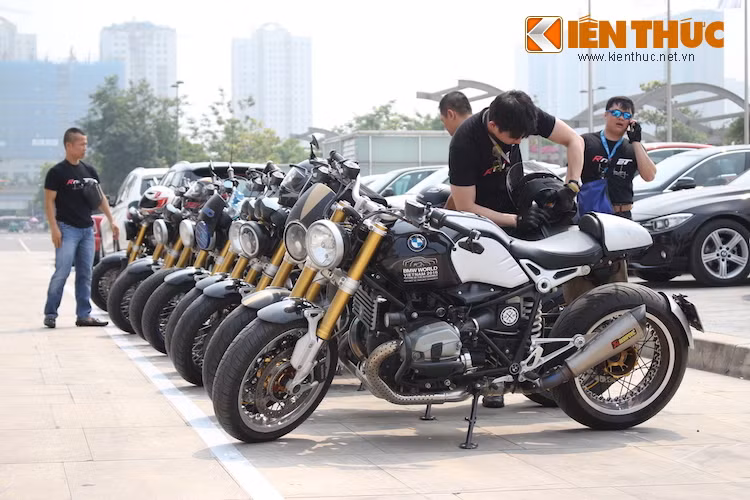 Các CLB, đội chơi môtô BMW cũng có mặt tại BMW World Vietnam 2016, với đội hình BMW R nine T hùng hậu cùng một số dòng môtô khác của hãng. Ngoài ra, các trò chơi và những ưu đãi sẽ liên tục được BMW đưa ra trong suốt triển lãm.