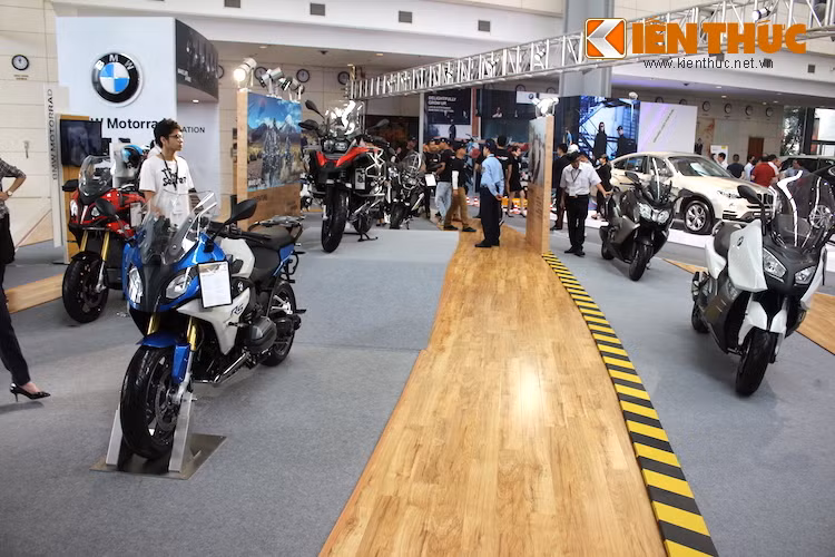 Chi nhánh môtô của BMW là BMW Motorrad cũng đã góp mặt tại triển lãm với khu vực trưng bày riêng, được thiết kế theo chủ đề "Make life a ride - Cuộc đời là những chuyến đi" với toàn bộ các dòng xe của hãng hiện nay ở Việt Nam.