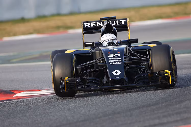 Từ năm 2016, cái tên Renault sẽ lại một lần nữa tham gia F1, lần này với thương hiệu Renault Sport Formula One Team. Việc thành lập đội đua mới không chỉ thể hiện sự tôn trọng đối với thành công của quá khứ, mà còn kèm theo hy vọng của hãng về việc tiếp tục nối tiếp các chiến thắng trong 115 năm qua.