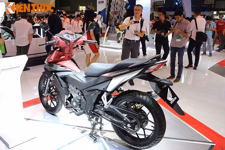 Ngày mai 24/5/2016, Honda Việt Nam sẽ chính thức ra mắt Winner 150 tại thị trường Việt. Với mức giá được nhiều nguồn tin nội bộ cho biết là sẽ "rất sát" so với đối thủ Exciter 150. Xe có hai phiên bản: thể thao với tuỳ chọn màu sơn Đỏ-Đen và Trắng Đen, phiên bản cao cấp với tuỳ chọn Xanh mờ và Đen mờ.