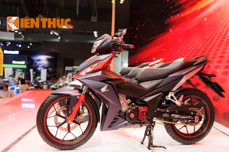 Cả 2 chiếc xe đều trông rất thể thao khi nhìn từ phía 2 bên thân xe với phần đuôi vuốt nhọn về phía sau đầy kích thích.