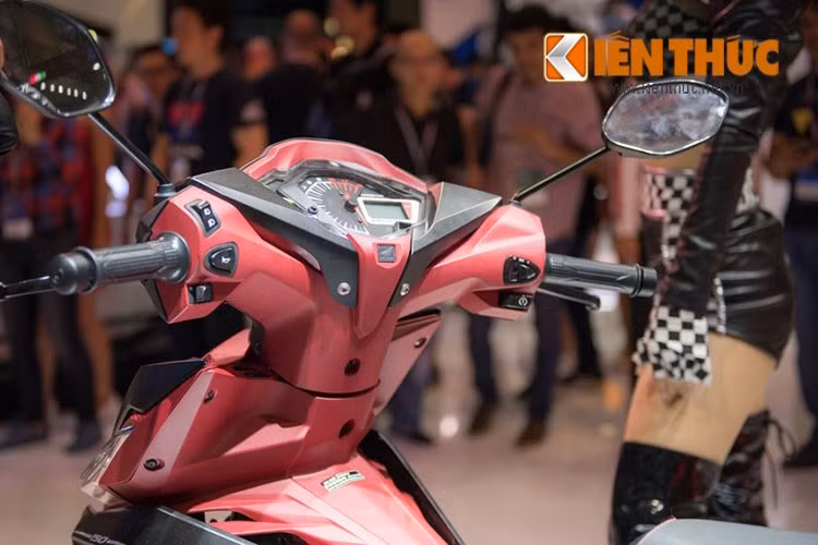 Bảng đồng hồ của Winner có đồng hồ báo tua kèm màn hình hiển thị đa thông tin. Tuy nhiên với đồng hồ báo tua lớn, diện tích của mặt đồng hồ khá lớn và nằm trọn trên đầu xe tương tự những chiếc Wave RSX.