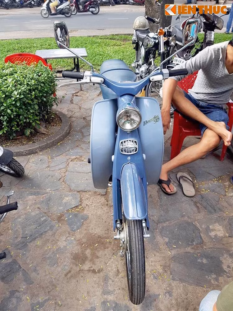 Ở Việt Nam, những chiếc Super Cub cùng các thế hệ sau của nó có mặt ở khắp mọi nẻo đường Đất nước, tuy nhiên thế hệ Super Cub đầu tiên vẫn là "hàng hiếm" do có tuổi đời lên tới hơn 50 năm.