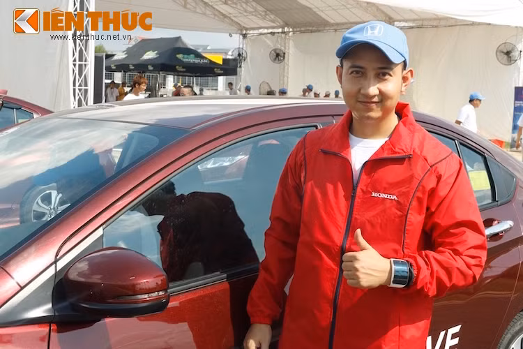 Theo anh Trần Trung Kiên - chi hộ trưởng CLB Honda City Club Hà Nội, chương trình Honda City - Fun to Drive là một trải nghiệm mới mẻ, khi anh đã được thử cảm giác lái trong một trường đua chuyên nghiệp; và có dịp được cảm nhận đầy đủ, rõ ràng hơn khả năng vận hành của chiếc City như anh đang sở hữu.