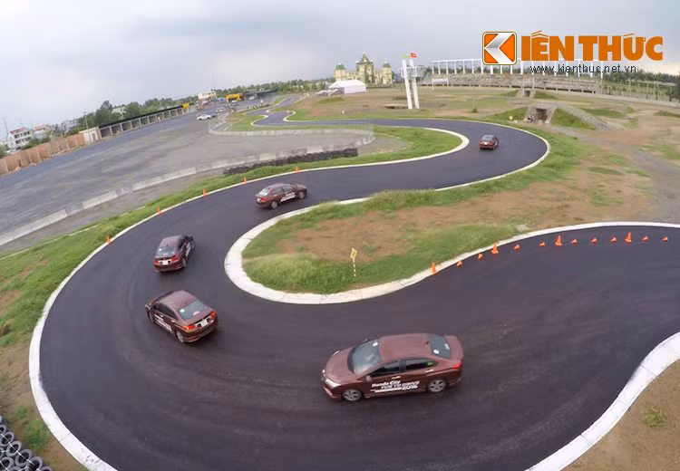 Thông qua chương trình này, HVN mong muốn truyền đạt thông điệp về niềm vui cầm lái Fun-to- Drive - không chỉ dừng lại ở sự thoải mái, tiện nghi, mà còn là sự thích thú khi cầm lái và trải nghiệm các tính năng vận hành của xe, đồng thời tạo ra một sân chơi thú vị cho những khách hàng sở hữu xe Honda và những người đam mê ô tô nói chung.