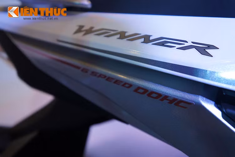 Với hộp số 6 cấp, xe cho khả năng tăng tốc tốt ở 3 cấp số đầu trong khi đạt tốc độ tối đa cao ở số cuối. Trong phân khúc underbone được bán chính hãng ở Việt Nam hiện nay, ngoài Winner chỉ có chiếc Raider của Suzuki có hộp số 6 cấp trong khi đối thủ Exciter 150 chỉ có số 5 cấp.