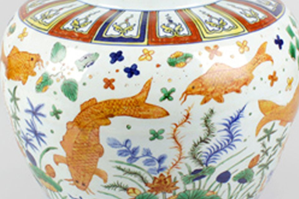 Vào tháng 2/2017, một bình cổ của Trung Quốc được bán với giá gần 1,1 triệu USD (khoảng 25 tỉ đồng) trong phiên đấu giá của hãng Fellows ở Birmingham (Anh). Ảnh: belfasttelegraph.