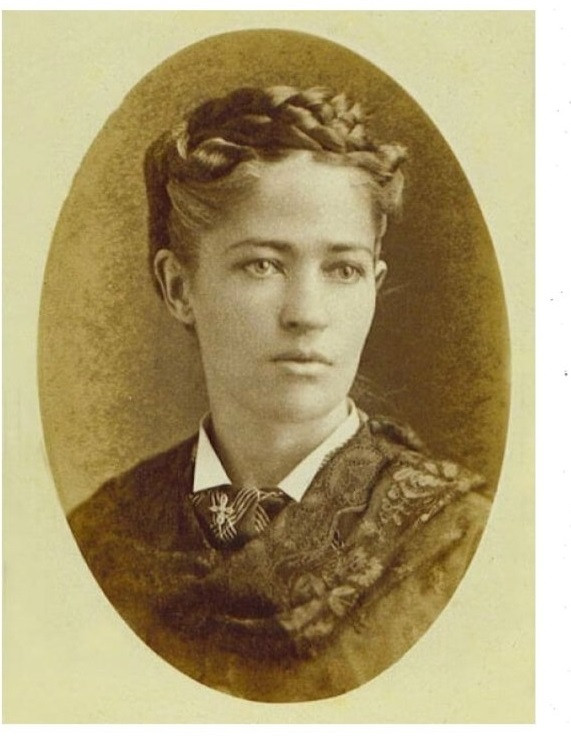 Vào 6 tháng năm 1893, Chicago (Mỹ) trở nên náo nhiệt. Hơn 27 triệu người tới tham gia sự kiện: Triển lãm Thế giới Columbia hay còn gọi là Hội chợ Thế giới. Tại đây, phát minh thu hút nhiều sự chú ý hơn cả là máy rửa bát Garis - Cochran. Đây là sáng chế duy nhất do một phụ nữ tạo ra khi ấy. Ảnh: US Patent and Trademark Office.