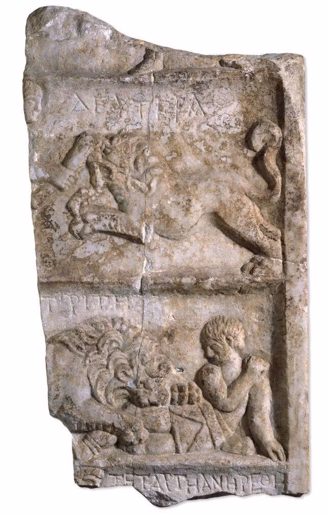 Theo nghiên cứu của các chuyên gia, vết cắn cho thấy dường như loài thú dữ đã cắn xé đấu sĩ La Mã trong những giây phút cuối cùng. Phát hiện này là bằng chứng trực tiếp đầu tiên về các trận đấu giữa đấu sĩ với các loài thú dữ ở châu Âu thời La Mã. Ảnh: British Museum.