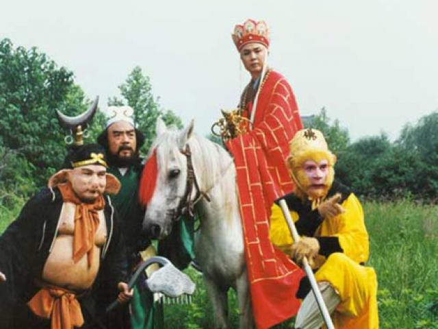 Theo truyền thuyết, 12 vị thần này là bộ tướng của Chân Vũ đại đế là 5 vị thánh bảo trợ của Phật giáo, bao gồm Kim Đầu Yết Đế, Ngân Đầu Yết Đế, Ba La Yết Đế, La Tăng Yết Đế và Ma Ha Yết Đế.