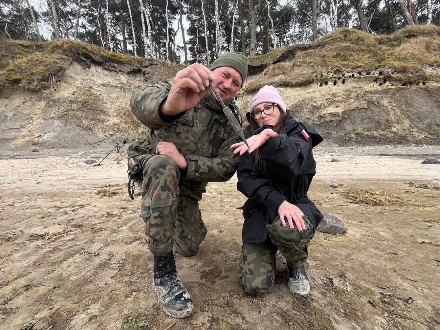 Tình cờ tìm thấy dao găm 2.800 năm tuổi rơi từ vách đá Tinh co tim thay dao gam 2.800 nam tuoi roi tu vach da