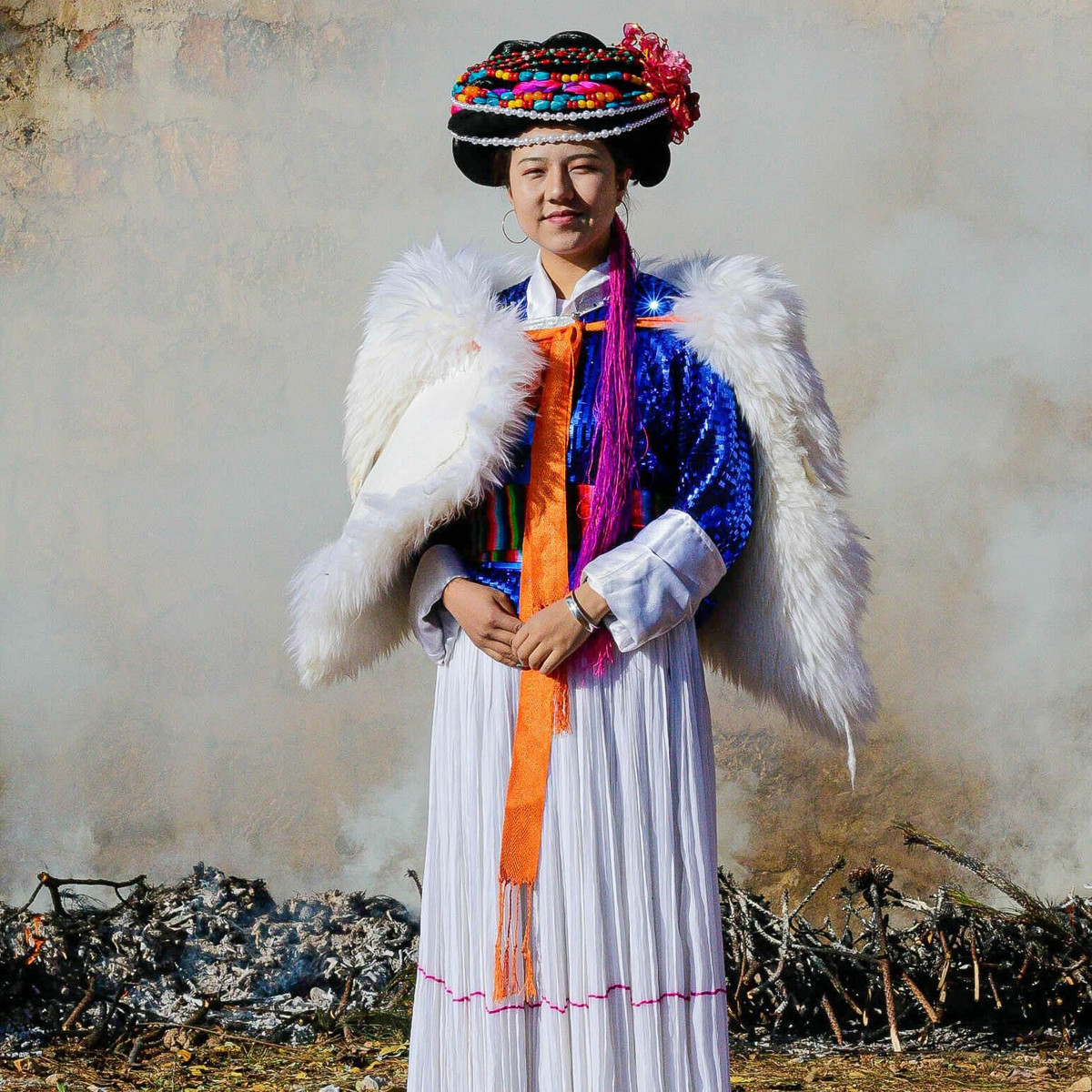 Trong đó, phụ nữ bộ tộc Mosuo có quyền lựa chọn và đổi bạn đời bất cứ khi nào họ muốn. Theo truyền thống được duy trì qua nhiều thế hệ, phụ nữ được phép sở hữu và thừa kế tài sản. Ảnh: tribes.world.